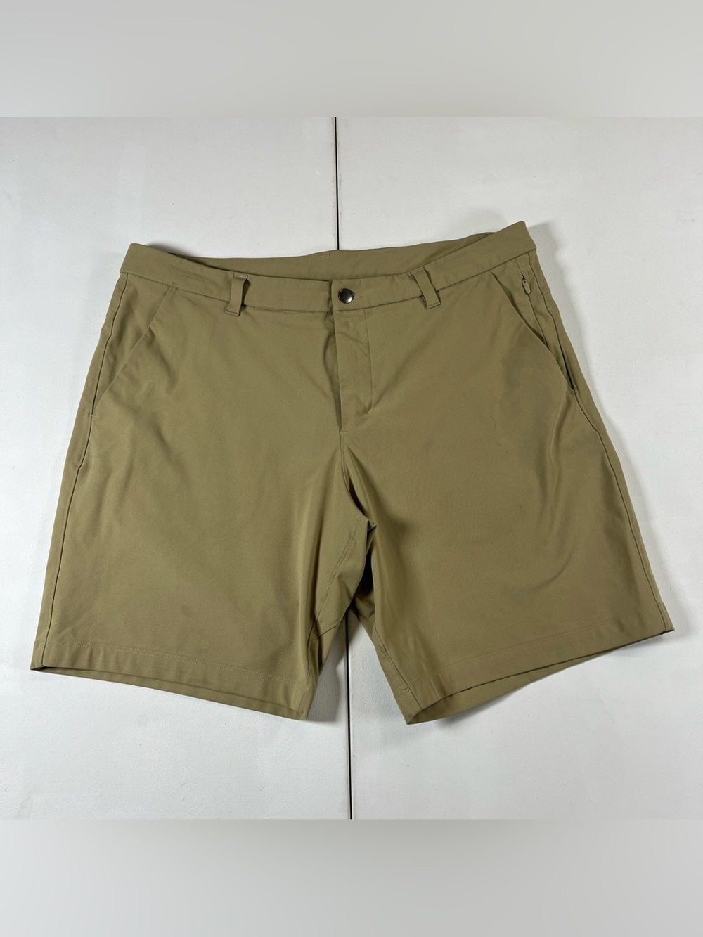 Lululemon ABC Classic-Fit Short Warpstreme 9” Mens 36 Chino Golf Tan 5 Pocket